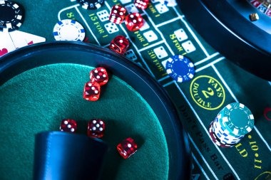 Fortune Tiger grid layout showing tiger symbol, coins, and lantern icons on macanhoki platform